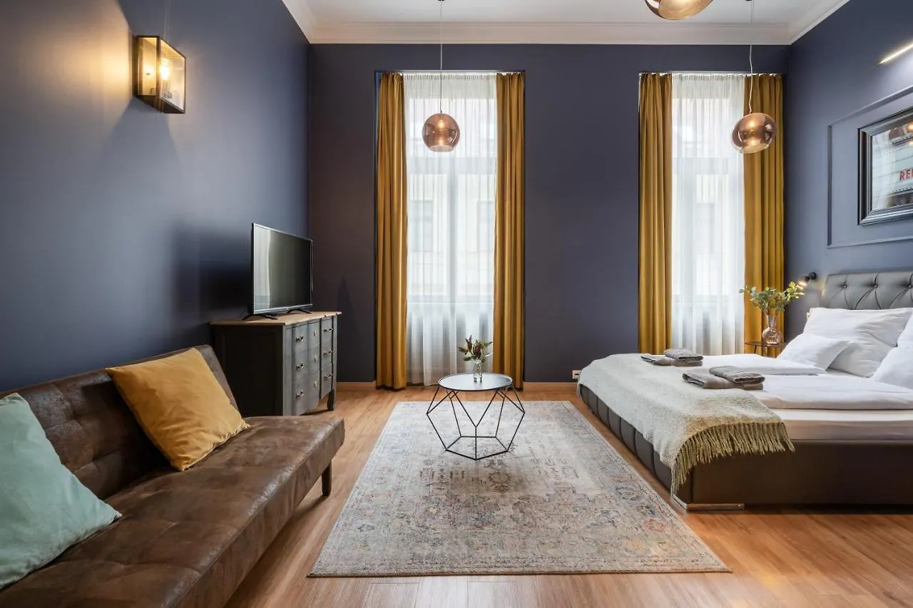 The Pearl Of The Heart Of Budapest Apartment